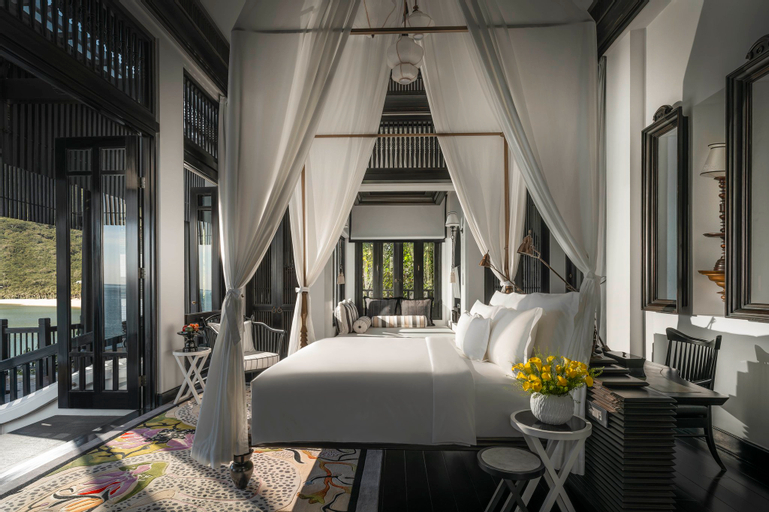 1 Bedroom Seaside Villa On The Rocks