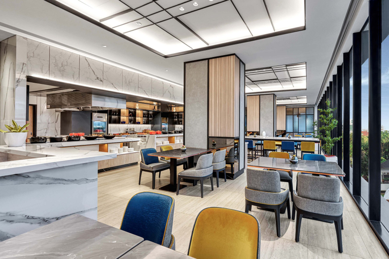 Food & Drinks 5, Hyatt Place Makassar, Makassar