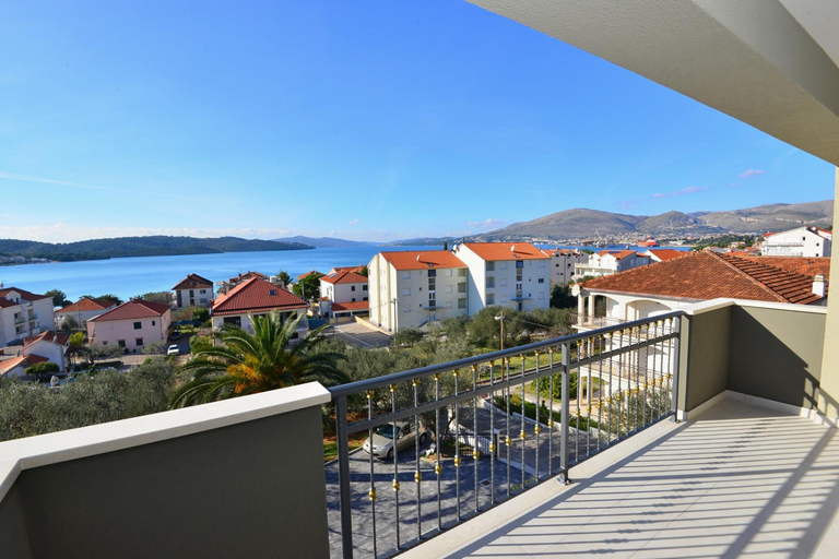 Others 4, Apartments Villa Coratina, Okrug