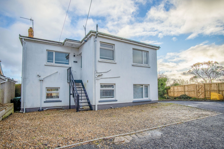 Exterior & Views 2, Pencw Garden View - 3 Bed Apartment - Saundersfoot, Pembrokeshire