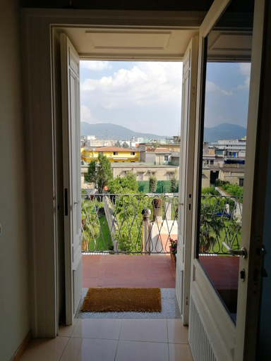 Others 5, Casa Castellano, Napoli