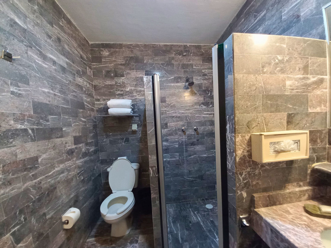 Bathroom 4, Hotel Villa del Conquistador, Huitzilac