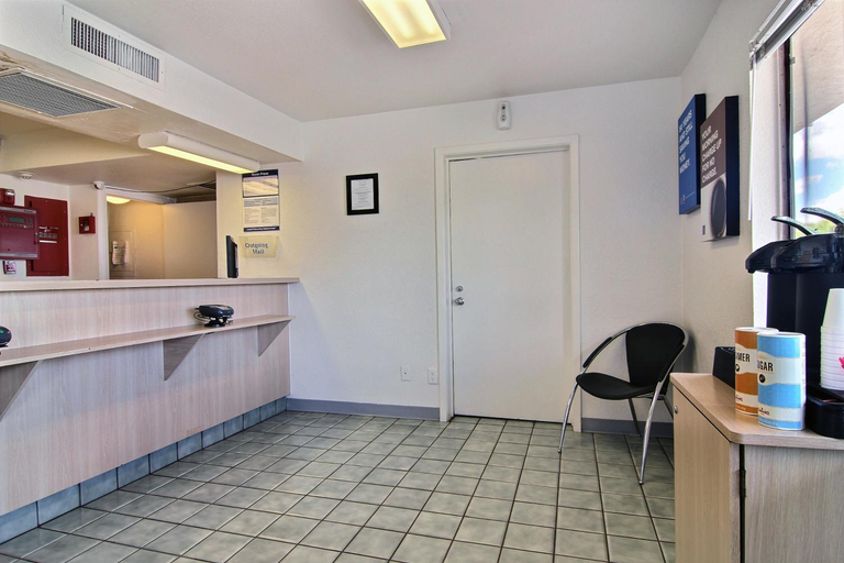 Public Area 2, Motel 6 Tucumcari, NM, Quay