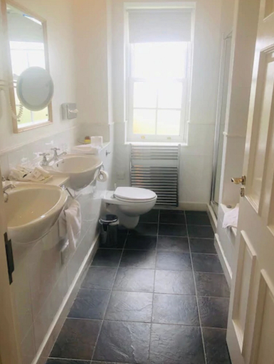 Bathroom, Emlagh House