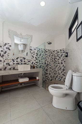 Bathroom 3, Komodo Suites Downtown, West Manggarai