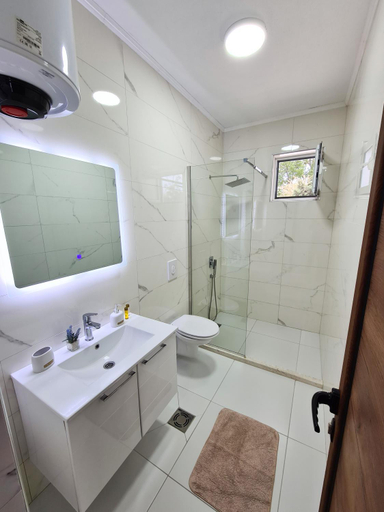 Bathroom 5, Apartments Amar
