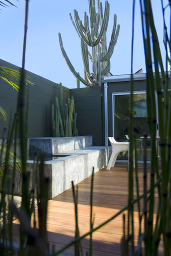 Others 5, Venice Place, Los Angeles
