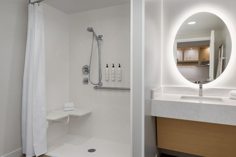 Bathroom 3, Towneplace Suites By Marriott Geneva, Ashtabula