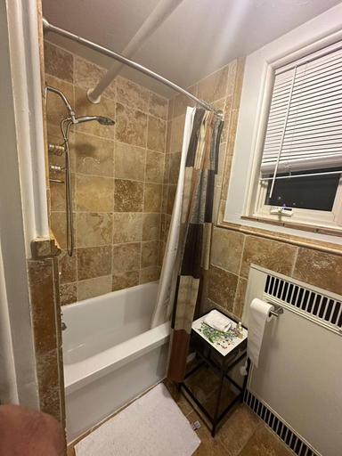 Bathroom 3, The Oaks B&B Hotel and Spiritual Center, Chautauqua