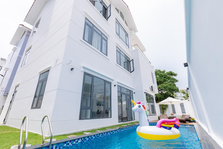 Swimming Pool 12