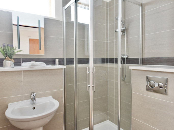 Bathroom, Your Space Apartments - Byron House, Cambridgeshire