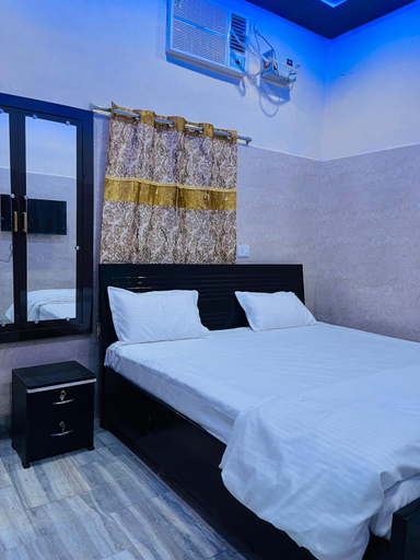 Others 3, Saroja paying guest house, Varanasi