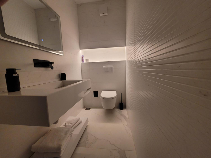 Bathroom 3, La Mirage Suites & Apartments, Tirana