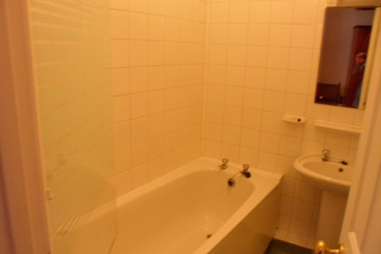 Bathroom 3, Severn View Hotel, Worcestershire