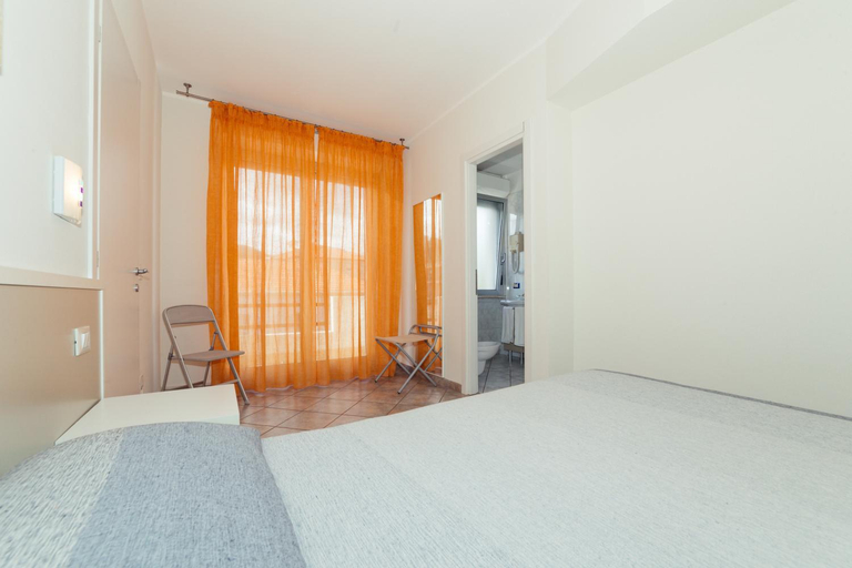 Others 5, Residence Greco, Imperia
