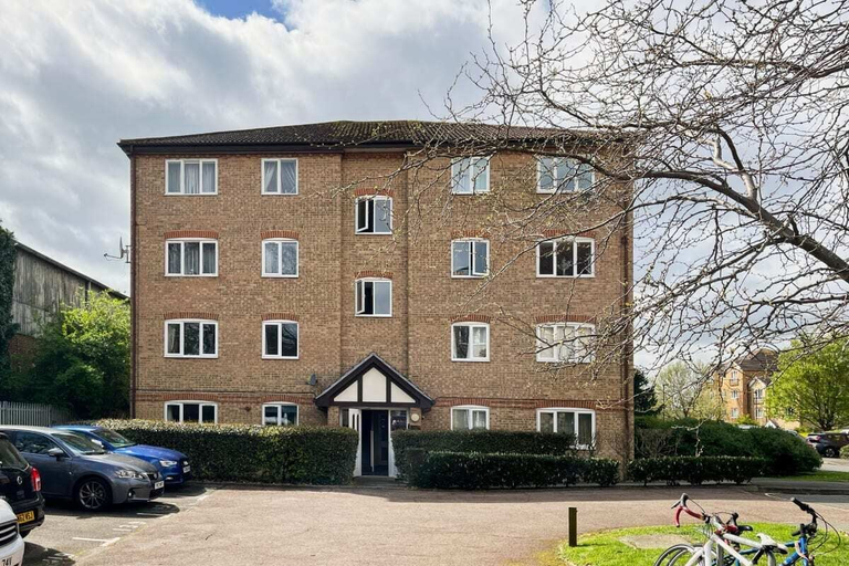 Exterior & Views 2, The Twickenham Wonder - Lovely 1bdr Flat With Parking, London