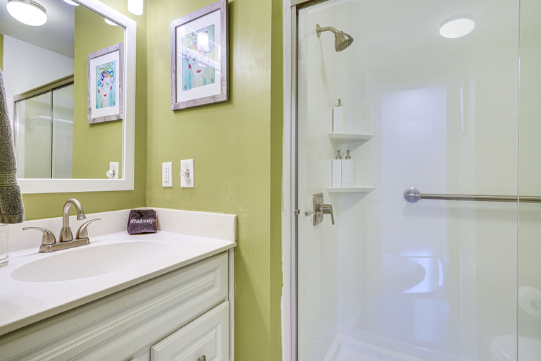Bathroom 4, Folly Beach Retreat w/ Pool Access & River Views!, Charleston