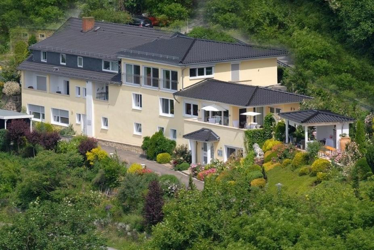 Exterior view 3, Villa Schaumburg, Schaumburg