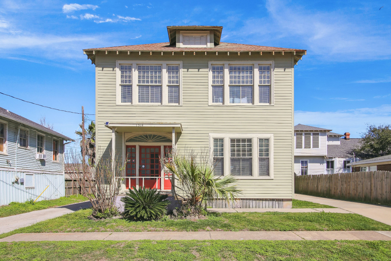 Exterior & Views 2, The Big Kahuna Top, Galveston