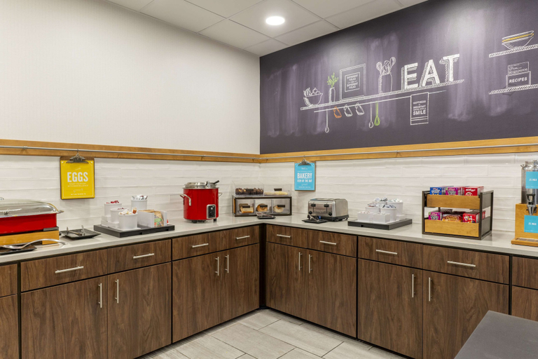 Food & Drinks 5, Hampton Inn & Suites St. Louis/Chesterfield, Saint Louis