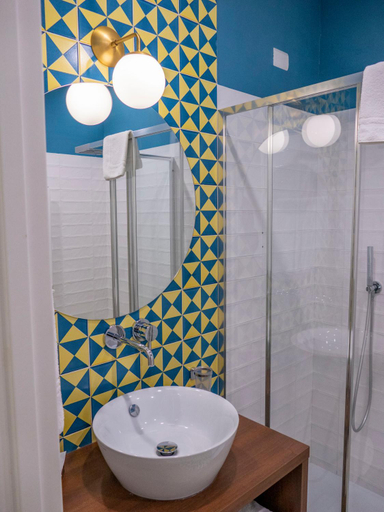 Bathroom 5, Mako Sorrento Suites, Napoli