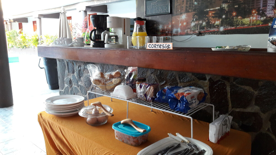 Food & Drinks 5, Hotel Pacific Coast, Arraiján