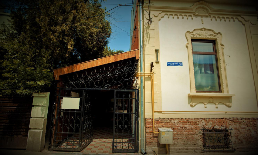 Others 4, Charlietown, Satu Mare