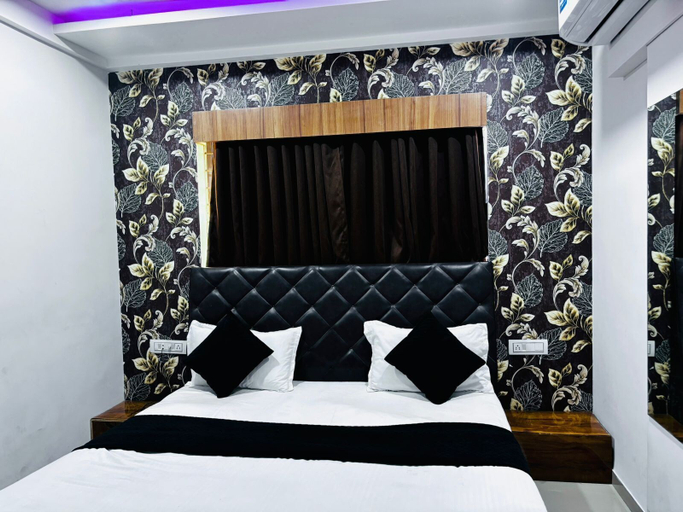 Bedroom 3, Hotel MD Grand, Vadodara