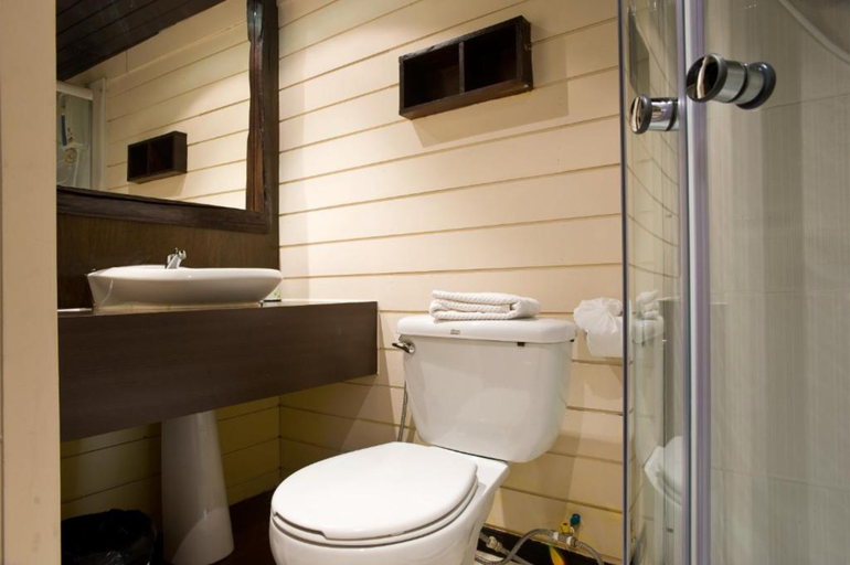 Bathroom 4, Inrawadee Resort, Pattaya