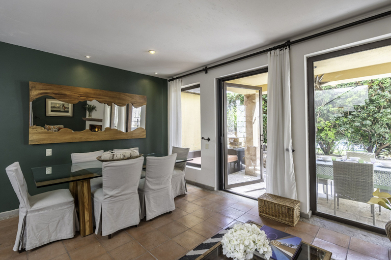 Living area 5, Angelic Centro 2BR with Pool, Allende