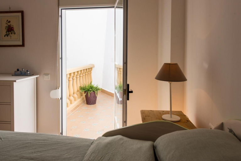 Bedroom 2, River Ebro Apartments, Tarragona