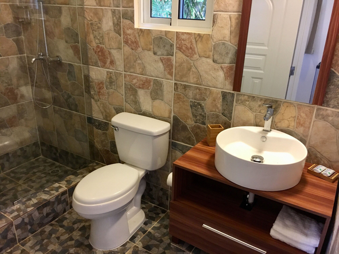 Bathroom 4, Hotel Coral Blanco, Sosua