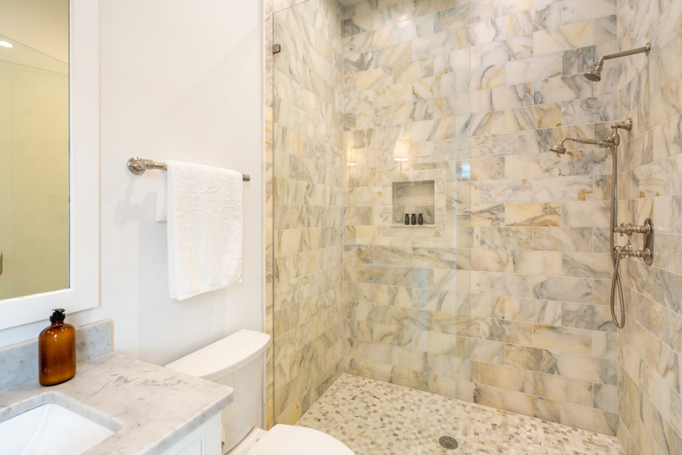 Bathroom 4, Marlin by Avantstay Beachfront Mansion w/ 10 Bdrs & Multiple Living Spaces & Kitchens!, Walton