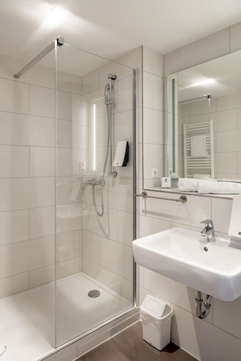 Bedroom 5, Hotel Maximilian, Lörrach