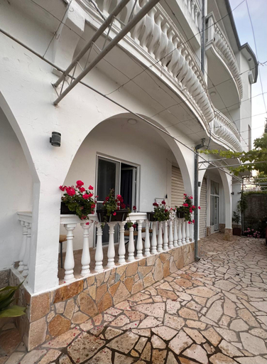 Others 5, Apartments SR