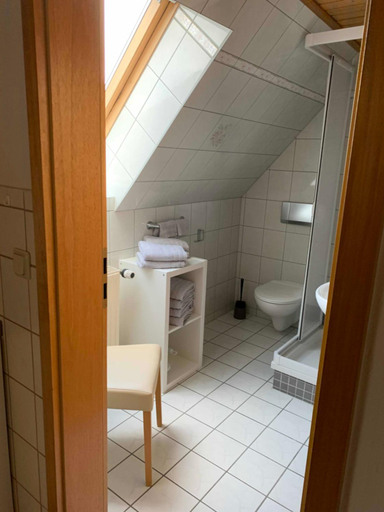 Bathroom 5, Elfrida, Harz