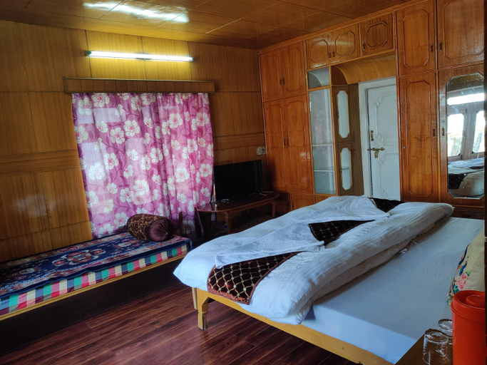 Others 3, Youthok Guest House, Leh