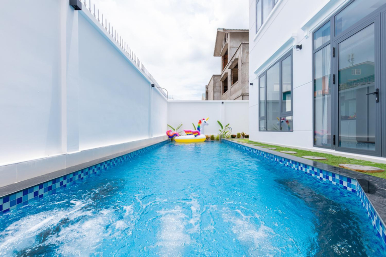 Swimming Pool 7