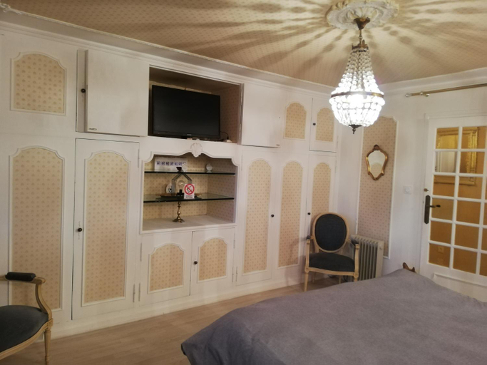 Bedroom 3, Fouettara, Loire