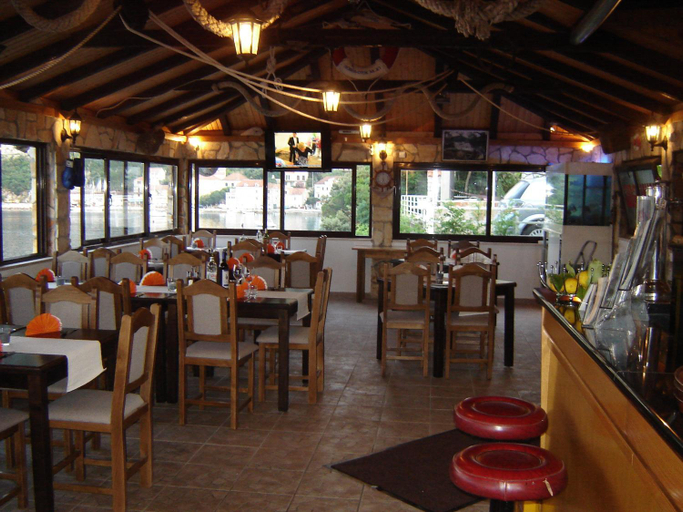 Food & Drinks 4, Apartments "Villa Mungos" Sobra, Mljet