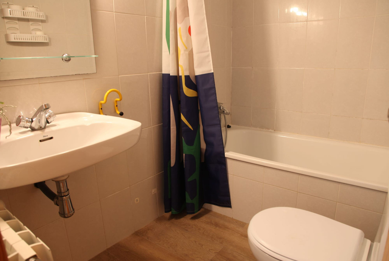Bathroom 4, Apartamentos Laura Mar, Girona