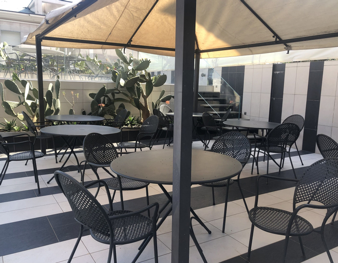 Exterior & Views 26