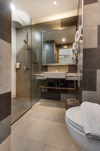 Arte Hotel Bandar Lampung - Tap to explore photos