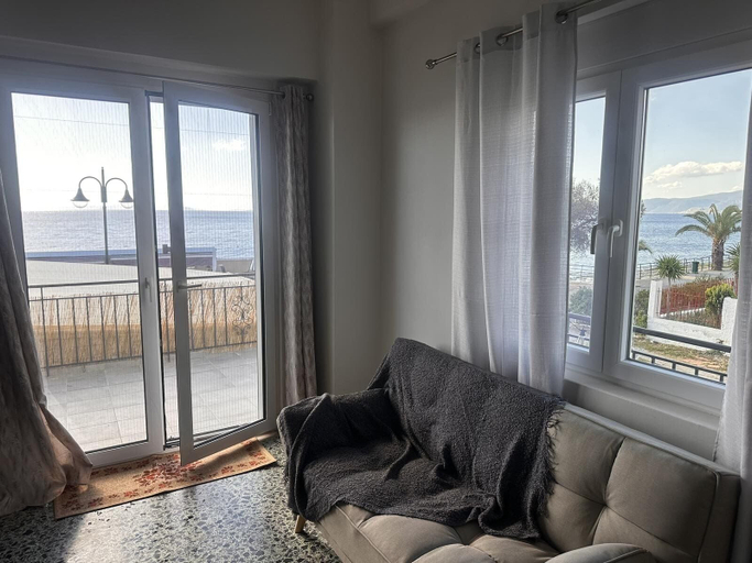 Others 4, Agioi Theodoroi Beach view Modern Apt, Peloponnese