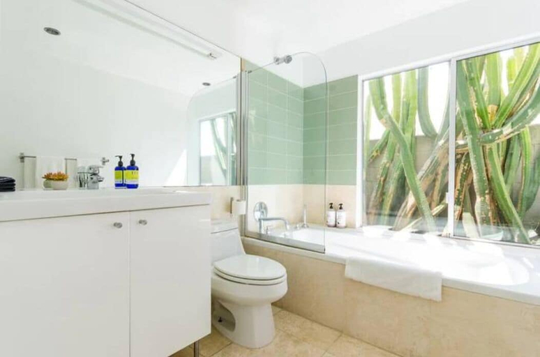 Bathroom 3, Venice Place, Los Angeles