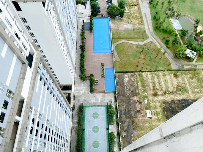 Exterior & Views, Modern Look and Restful 2BR Vasanta Innopark Apartment By Travelio, Cikarang