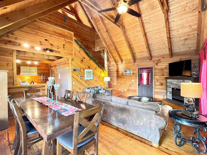 Food & Drinks, J Willy's Refuge, Blount