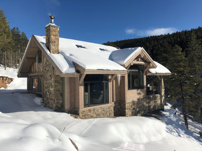Exterior 2, Skyrun 2 Bedroom Cabin by RedAwning, Gilpin