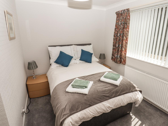 Bedroom 2, Spring Close, Sefton