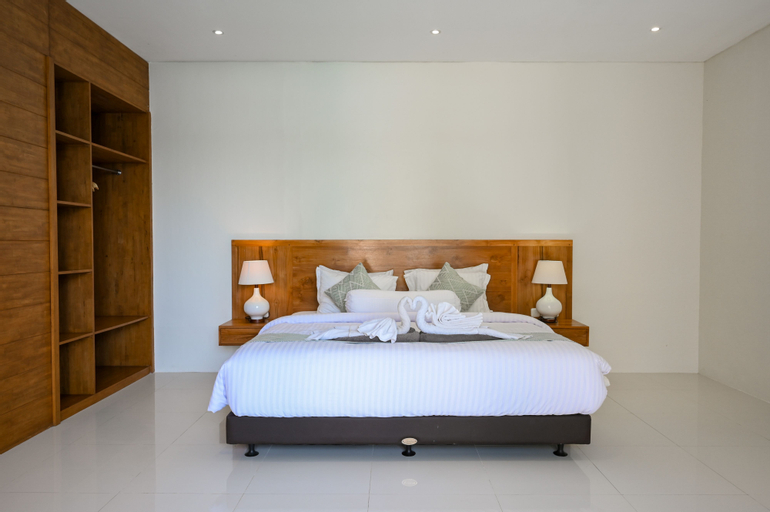 The Lavana Rainie's Villa Nusa Dua - Tap to explore photos